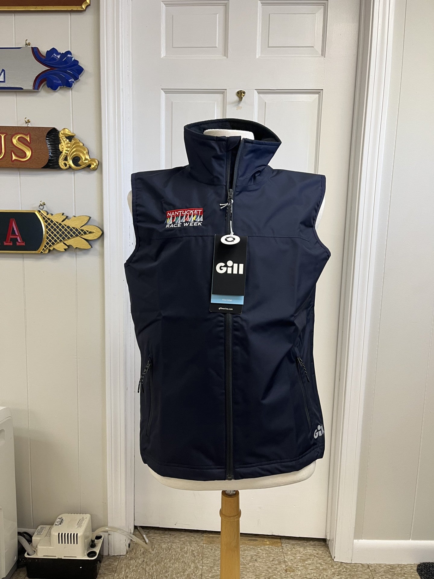 Gill Women’s Pilot Vest — Navy